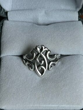 Retired James Avery Ornate Fish Ring